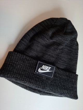 Gorra Nike Negra y Gris
