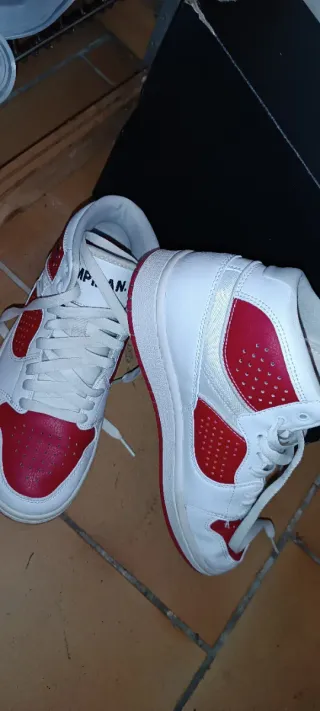 Scarpe Jordan Rosse e Bianche