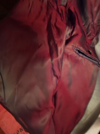 Traje de hombre plateado