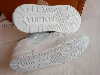 Zapatillas Louis Vuitton sin estrenar
