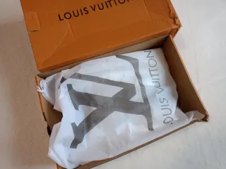 Zapatillas Louis Vuitton sin estrenar