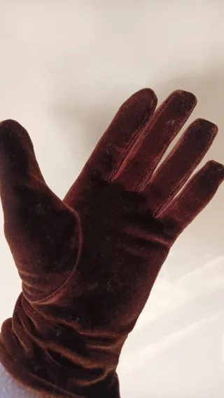 Sciarpa in velluto con frange e guanti