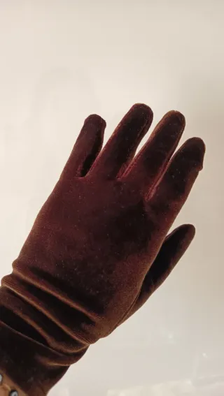 Sciarpa in velluto con frange e guanti