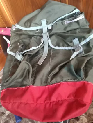 Mochila INTERVAL verde y roja