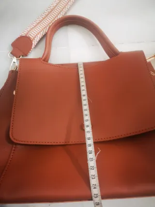 Bolso color caramelo
