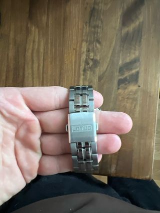 Reloj Lotus Negro y Plateado