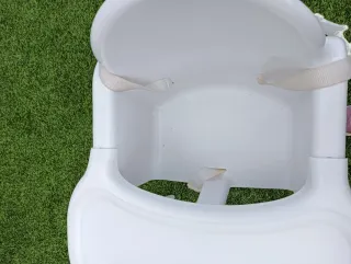 Trona blanca para bebé