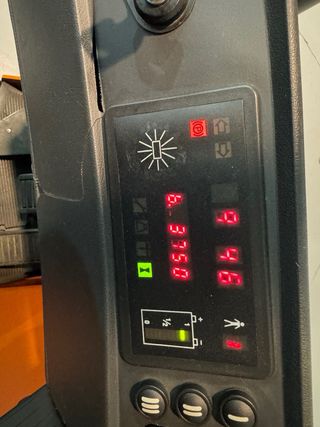 Carretilla Retráctil BT 2500 kg