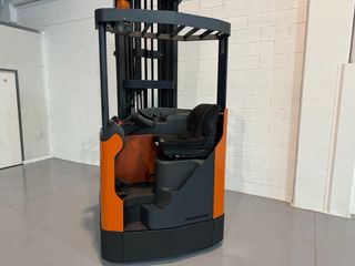 Carretilla Retráctil BT 2500 kg