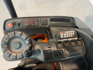 Carretilla Retráctil BT 2500 kg