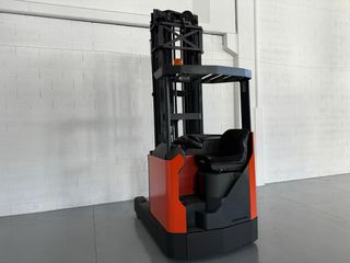 Carretilla Retráctil BT 2500 kg