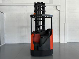 Carretilla Retráctil BT 2500 kg