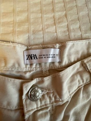 Pantalones cargo beige