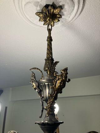 Lámpara de techo antigua dorada