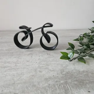 Bicicletta di design in plastica nera