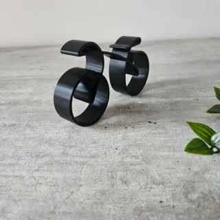 Bicicletta di design in plastica nera