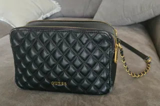 Bolso Guess Negro Acolchado