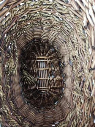 Cesto de mimbre ovalado con tapa