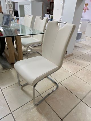 Sillas de comedor beige claro estructura cromada