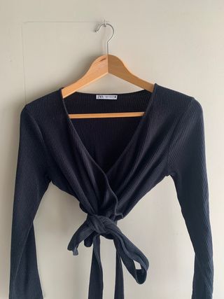 Top Zara negro con lazada Talla M