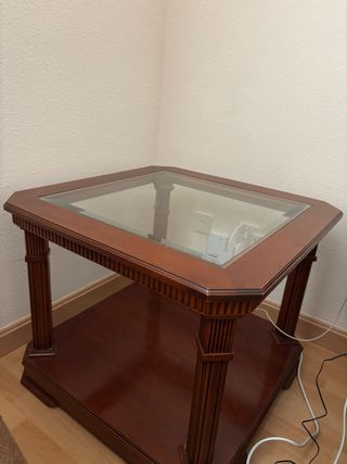 Mesa auxiliar de madera y cristal