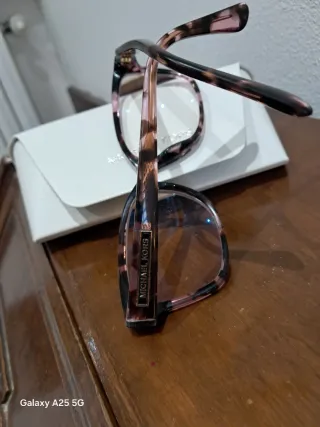 Occhiali Michael Kors neri e rosa