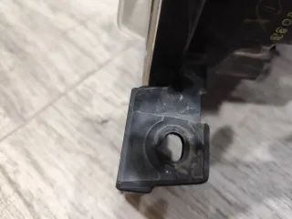 Faro Delantero Derecho Toyota Hilux y rejilla.