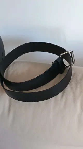 Cinturón de cuero negro para hombre