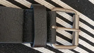 Cinturón de cuero negro para hombre