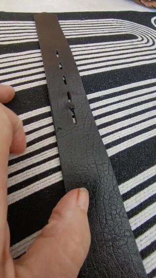 Cinturón de cuero negro para hombre