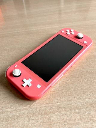 Nintendo Switch Lite Coral