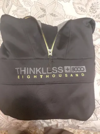 Sudadera +8000 Negra