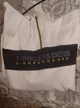 Sudadera +8000 Negra