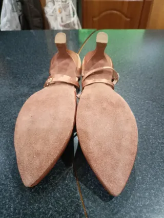 Zapatos de baile dorados