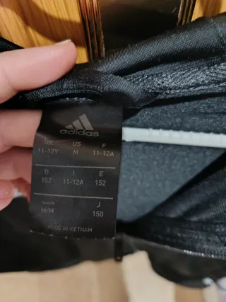 Chaqueta Adidas con capucha talla 11/12