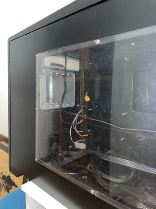 Caja pc SilverStone Raven + Fuente Corsair TX850M