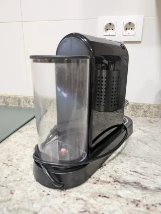 Cafetera DeLonghi Cápsulas Negra