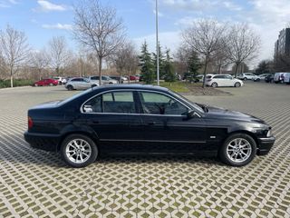 BMW Serie 5 2001 PEGATINA B 🟡