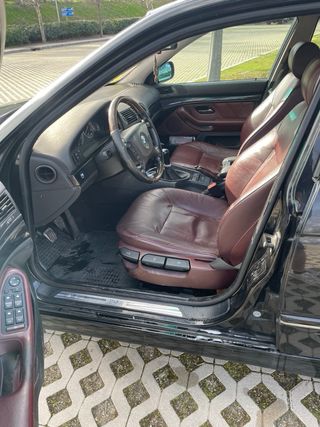 BMW Serie 5 2001 PEGATINA B 🟡