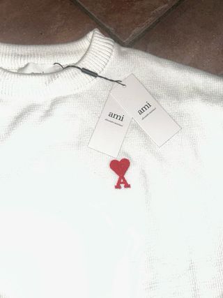 Maglione AMI Paris bianco con logo cuore rosso
