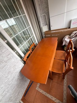 Mesa extensible madera y 4 sillas