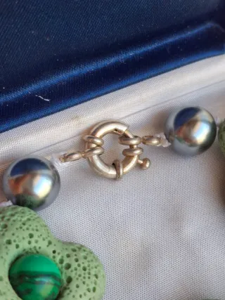 Bracciale artigianale con perle e malachite