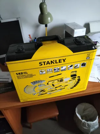 Maletín de herramientas Stanley 142 piezas