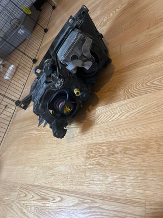 Faro derecho Xenon BMW funcionando