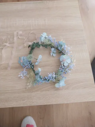 Corona tocado flores pelo azul y verde