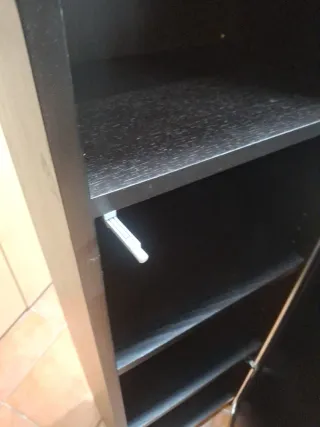 Vitrina alta de cristal y melamina negra