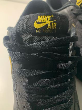 Zapatillas Nike Air Force 1 Negras y Amarillas
