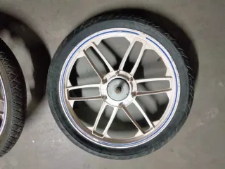Ruedas 17 aleación mobylette cady