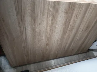 Mesa de comedor de madera