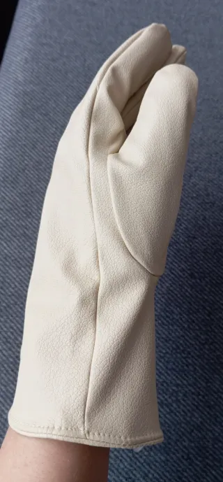 Guantes vintage beige con lazo